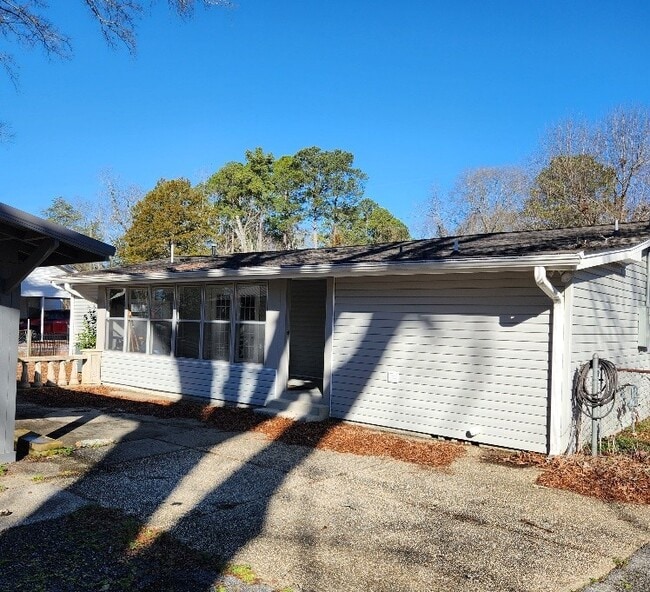 108 E Sterrett St in Columbiana, AL - Building Photo - Building Photo