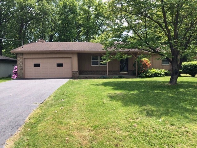 820 S Mission Cir in Springfield, MO - Building Photo