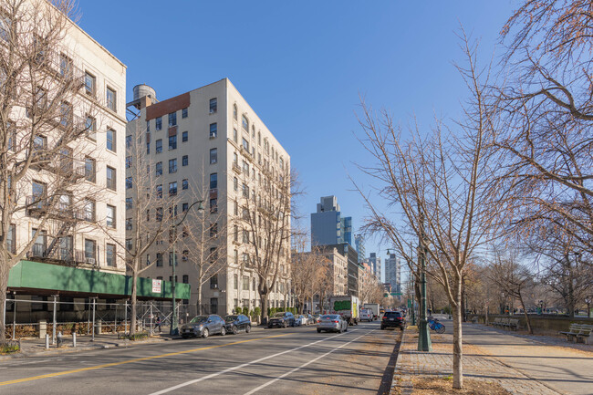 1800 Adam Clayton Powell Jr Blvd in New York, NY - Building Photo - Building Photo