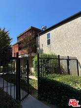 13112 Moorpark St-Unit -1 in Los Angeles, CA - Building Photo - Building Photo