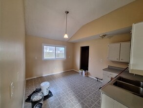 7107 Ethan Allen Way in Louisville, KY - Building Photo - Building Photo