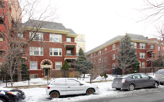 4349-4361 N Kenmore Ave Apartments