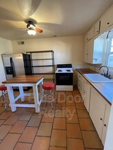 1001 Jackson St SE in Albuquerque, NM - Foto de edificio - Building Photo