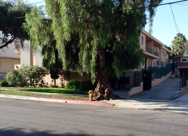 The Glen Apartments in Inglewood, CA - Building Photo - Building Photo