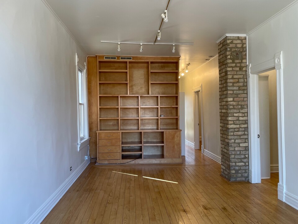 2545 W Homer St, Unit 2 in Chicago, IL - Building Photo