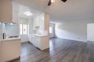 Chevy Chase Terrace in Glendale, CA - Building Photo