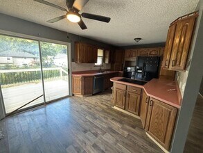 224 SW Kingscross Rd in Blue Springs, MO - Building Photo - Building Photo