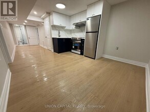 117 Sherwood Forest Dr in Markham, ON - Building Photo - Building Photo