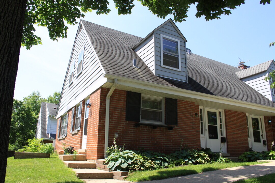 3300 Park Pl in Evanston, IL - Building Photo