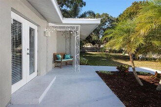 2060 Sunnyside Pl in Sarasota, FL - Building Photo - Building Photo