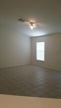 121 NE 16th Pl in Cape Coral, FL - Foto de edificio - Building Photo