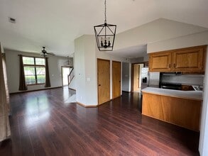 2216 Vail Way in Lawrence, KS - Building Photo - Building Photo