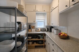 9 Medford St, Unit 1 in Medford, MA - Building Photo - Building Photo