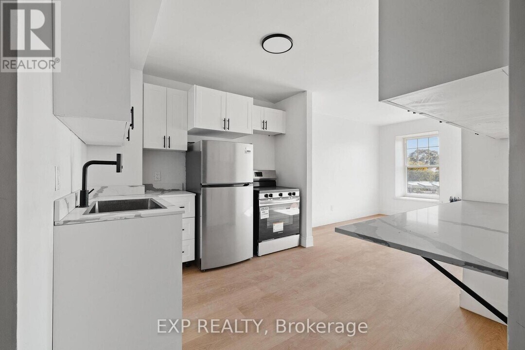 90 Carden St in Guelph, ON - Building Photo