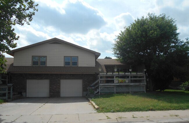 1701 Apollo Ave in Great Bend, KS - Building Photo - Building Photo