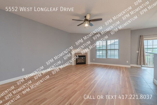 5552 W Longleaf Dr in Springfield, MO - Foto de edificio - Building Photo