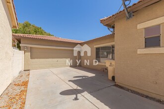 5174 W Desert Hills Dr in Glendale, AZ - Building Photo - Building Photo