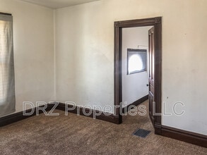 1012 Bridge St NW in Grand Rapids, MI - Building Photo - Building Photo