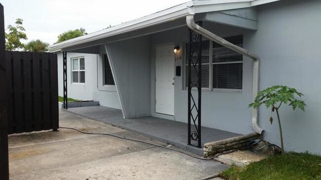 3721 Henry Ave in West Palm Beach, FL - Building Photo - Building Photo