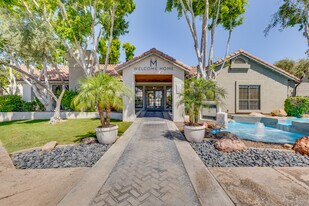 Villa Montana in Scottsdale, AZ - Building Photo