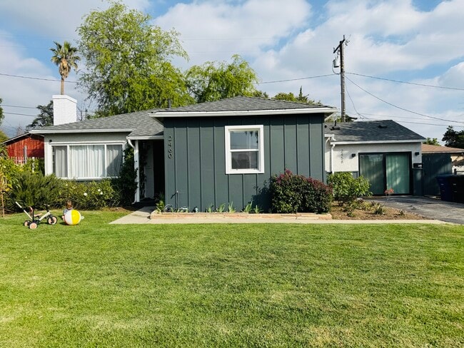 property at 2460 Glenrose Ave