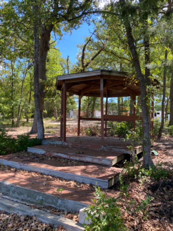 property at 300 W Rabbit Cove Rd