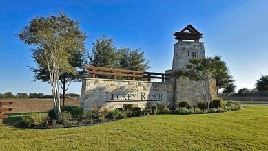 6112 Underwood Way in San Antonio, TX - Foto de edificio - Building Photo