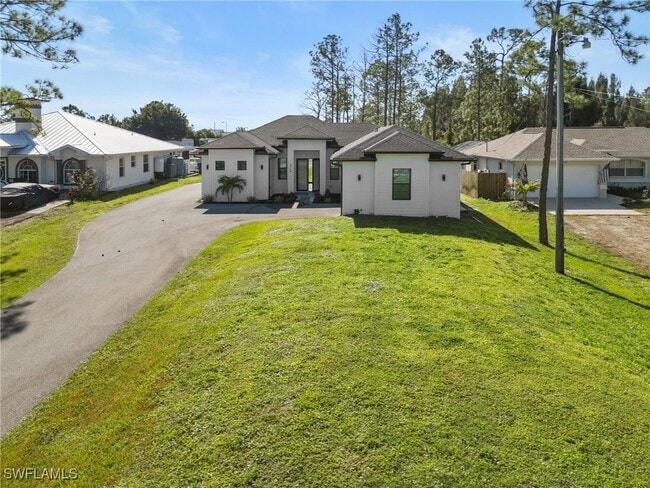 2740 35th Ave NE in Naples, FL - Building Photo - Building Photo