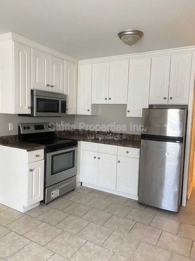 414 Hermitage Dr in Florence, AL - Foto de edificio - Building Photo