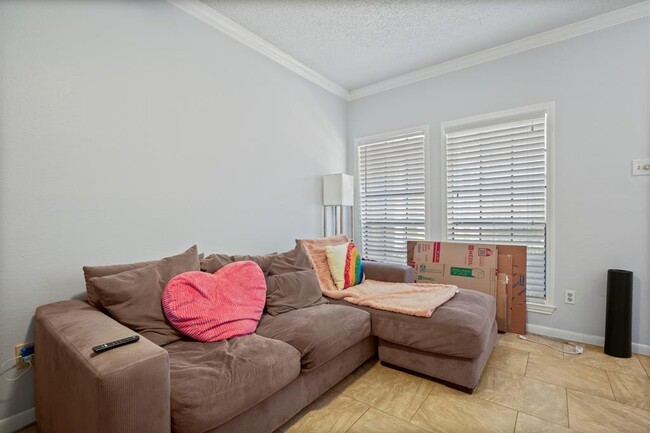 property at 715-22 1/2 W 22 1/2 St