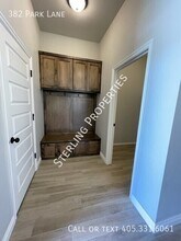 382 Park Ln in Harrah, OK - Building Photo - Building Photo