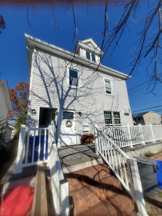 property at 35 3rd Ave