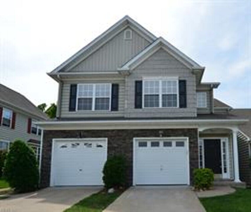 1703 Gunston Dr in Suffolk, VA - Building Photo