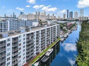 3660 NE 166th St in Miami, FL - Building Photo - Building Photo