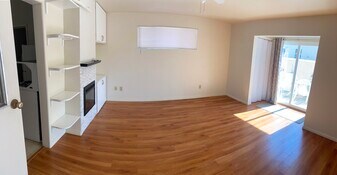 129 S Irena Ave, Unit A Bachelor in Redondo Beach, CA - Building Photo