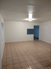 5230 San Anselmo St in Las Vegas, NV - Building Photo - Building Photo