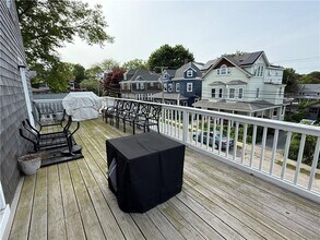 9 Union St in Jamestown, RI - Foto de edificio - Building Photo