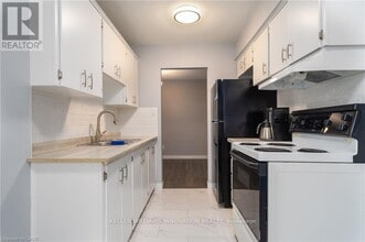 42 Wilsonview Ave in Guelph, ON - Building Photo - Building Photo