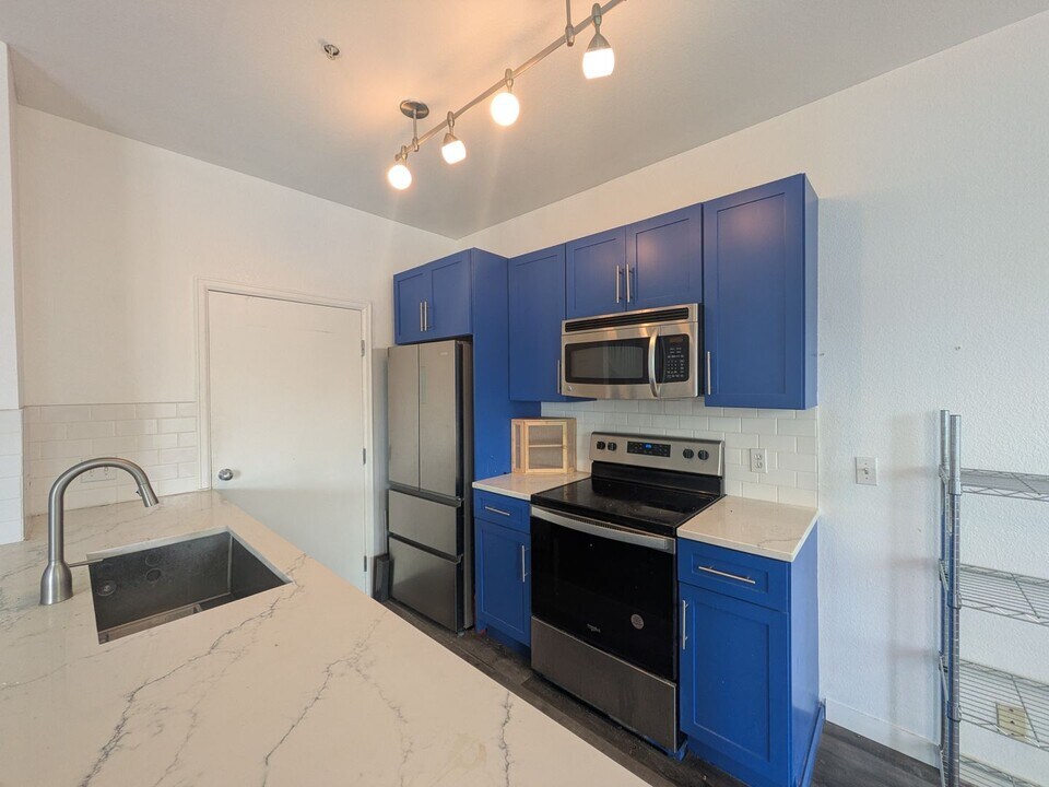 837 E 17th Ave in Denver, CO - Building Photo