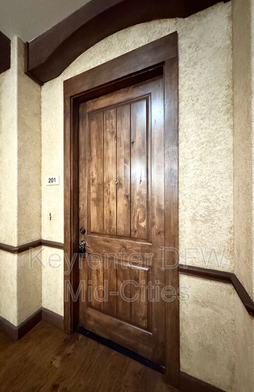 6631 Via Positano
