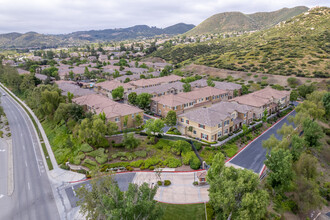 Brookview Terrace in Lake Elsinore, CA - Foto de edificio - Building Photo