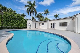 7730 Beach View Dr, Unit 204 in North Bay Village, FL - Building Photo - Building Photo