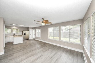 18178 Woodsdale Ct in Porter, TX - Building Photo - Building Photo