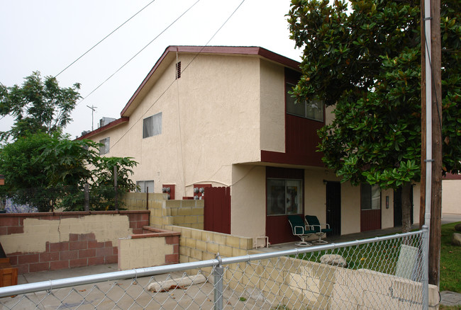 16535 Randall Ave in Fontana, CA - Building Photo - Building Photo