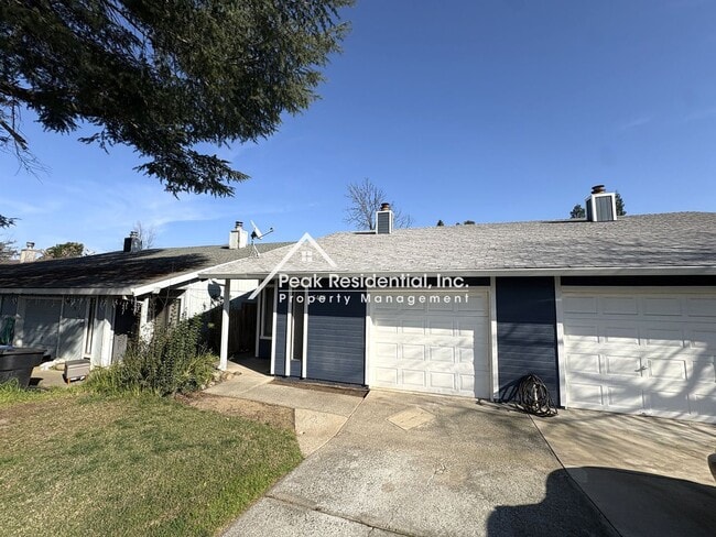 5450 E Knoll Dr in Fair Oaks, CA - Building Photo - Building Photo