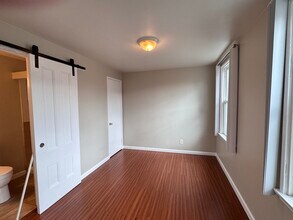 2985 E St, Unit E St #4 in San Diego, CA - Foto de edificio - Building Photo