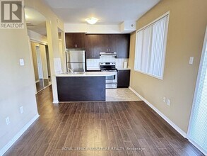 3055 Thomas St in Mississauga, ON - Building Photo - Building Photo