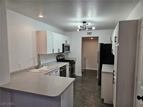 9679 Idle Spurs Dr in Las Vegas, NV - Building Photo - Building Photo