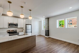 106 Hotel St, Unit #2 in Utica, NY - Building Photo - Building Photo
