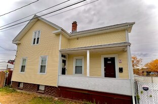 483 Dexter St in Providence, RI - Building Photo